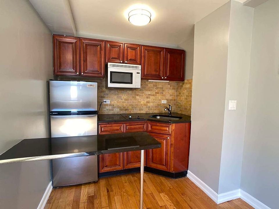 1st image of 240 W 73rd St APT 1020