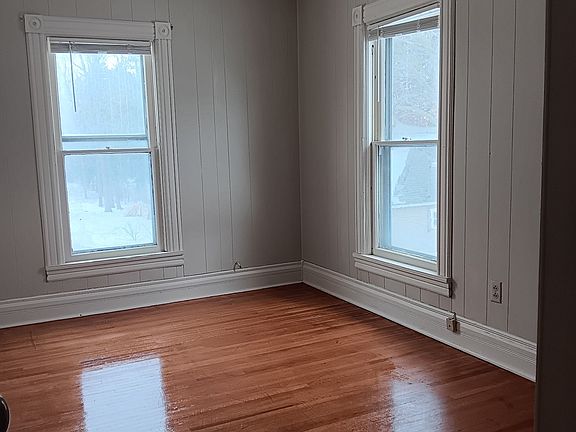5th image of 5240 Genesee St Unit 4