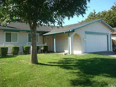 1011 Meadowlark Dr photo 1