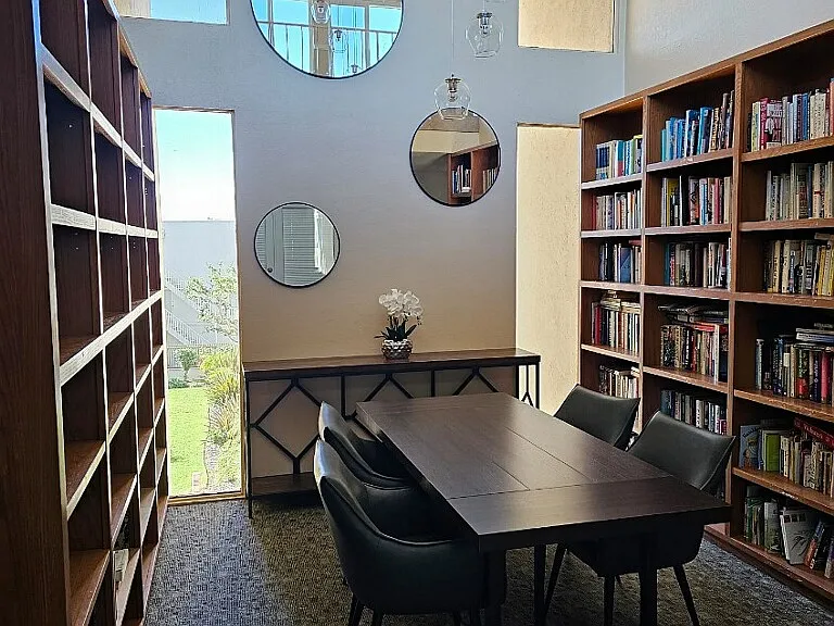 Laguna del Rey Apartments — Photo 33