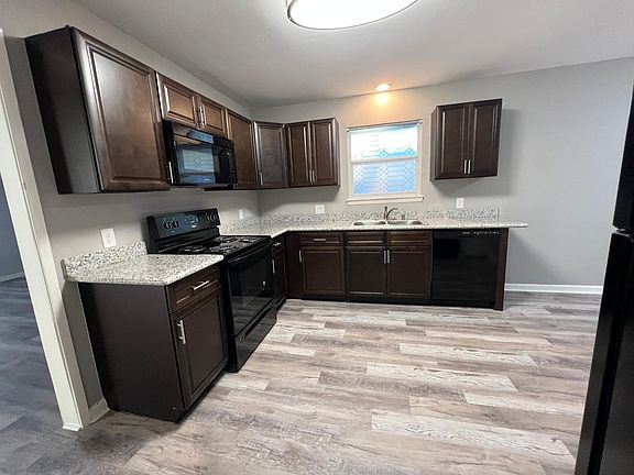 4th image of 518 Westwood Dr #518