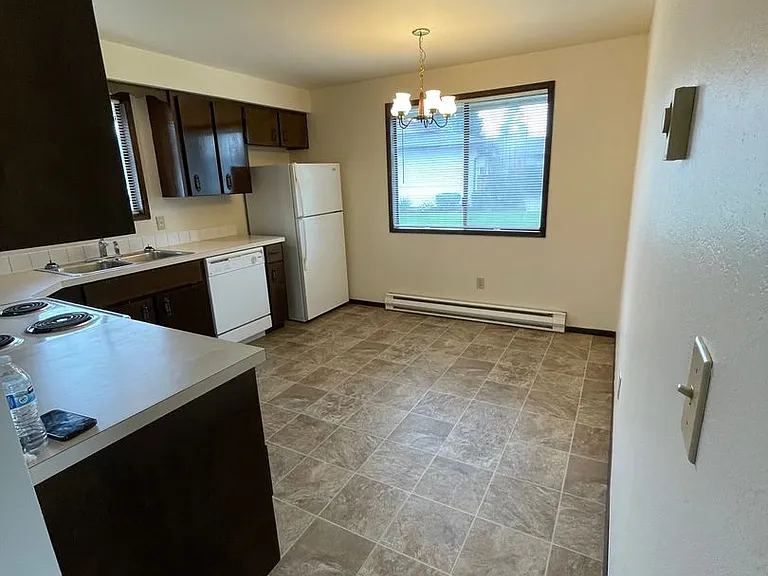 4304 N Crown Ave — Photo 3