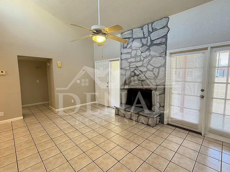 633 W Southern Ave #1147 — Photo 4