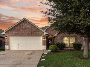 500 Crescent Creek Ln, Fort Worth, TX 76140