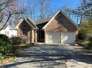 104 Orchard Ln #16, Chapel Hill, NC 27514