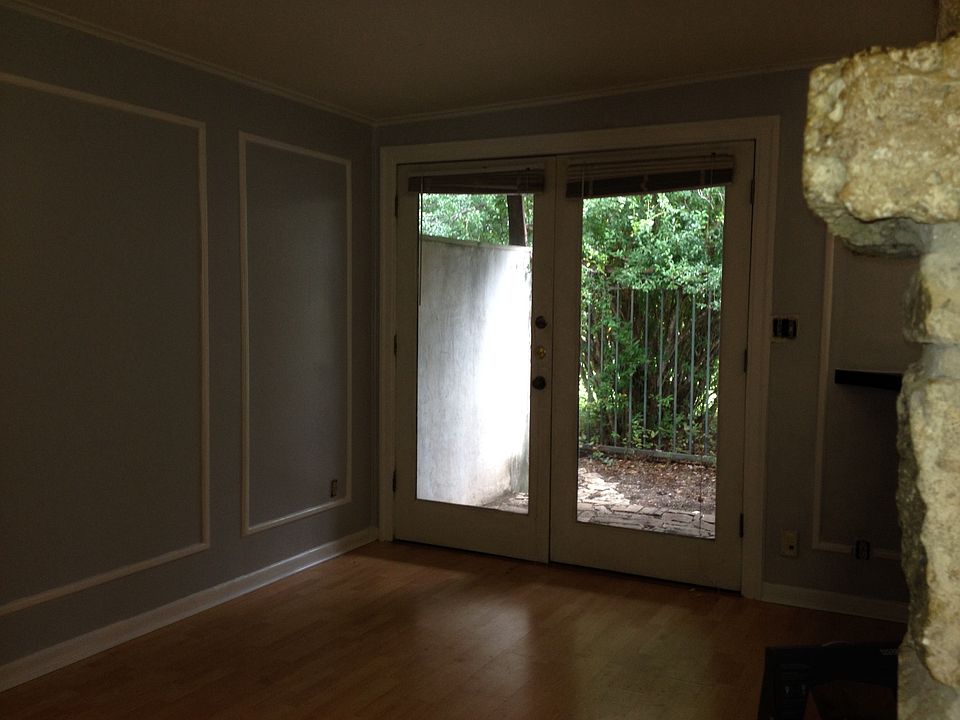 2nd image of 320 Pecan Dr APT B