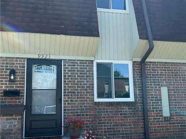 9923 W 52nd St, Merriam, KS 66203