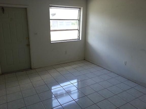 2nd image of 901 NW 34th Way