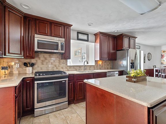 4th image of 1211 Saint Ann Dr
