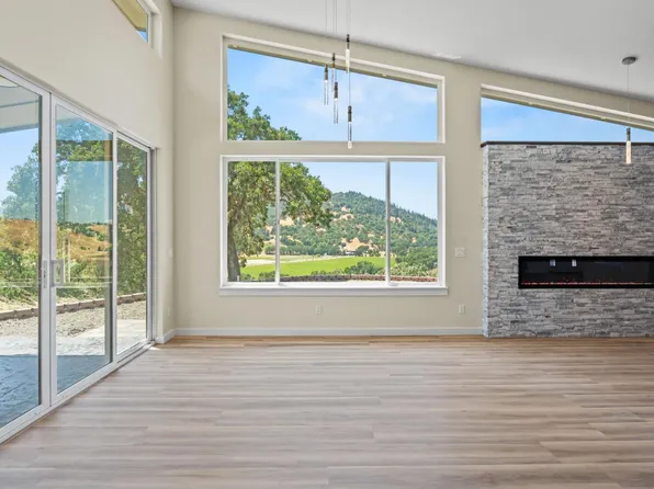 868 Sanel Drive, Ukiah, CA 95482