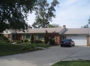 626 E Central Rd, Arlington Heights, IL 60005