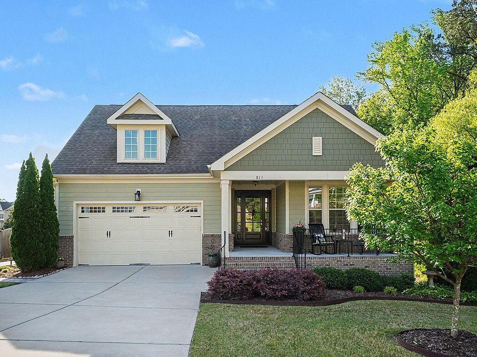 1st image of 811 King Lake Ct