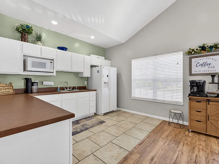 465 Biscayne Blvd — Photo 1