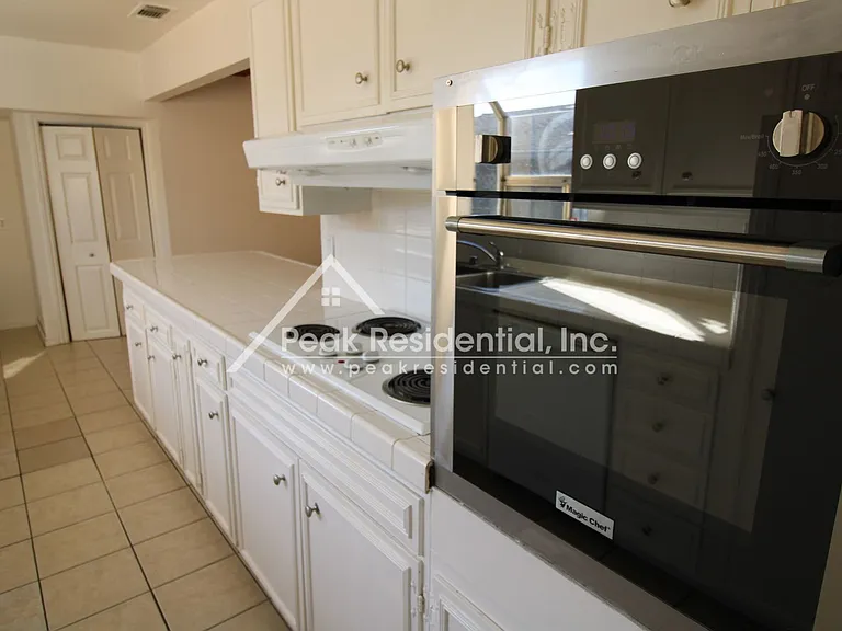 5820 Shenandoah Dr — Photo 8
