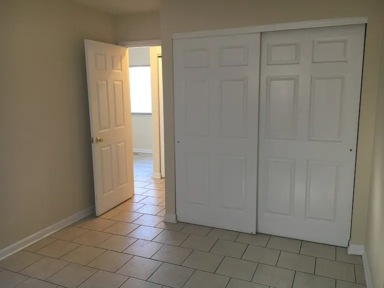 712-714 Riverview Dr — Photo 16