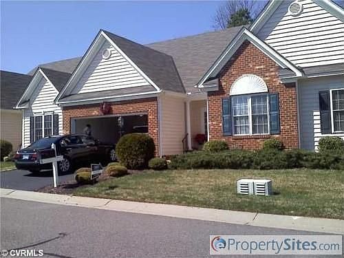 2nd image of 164 Carriage Point Ln