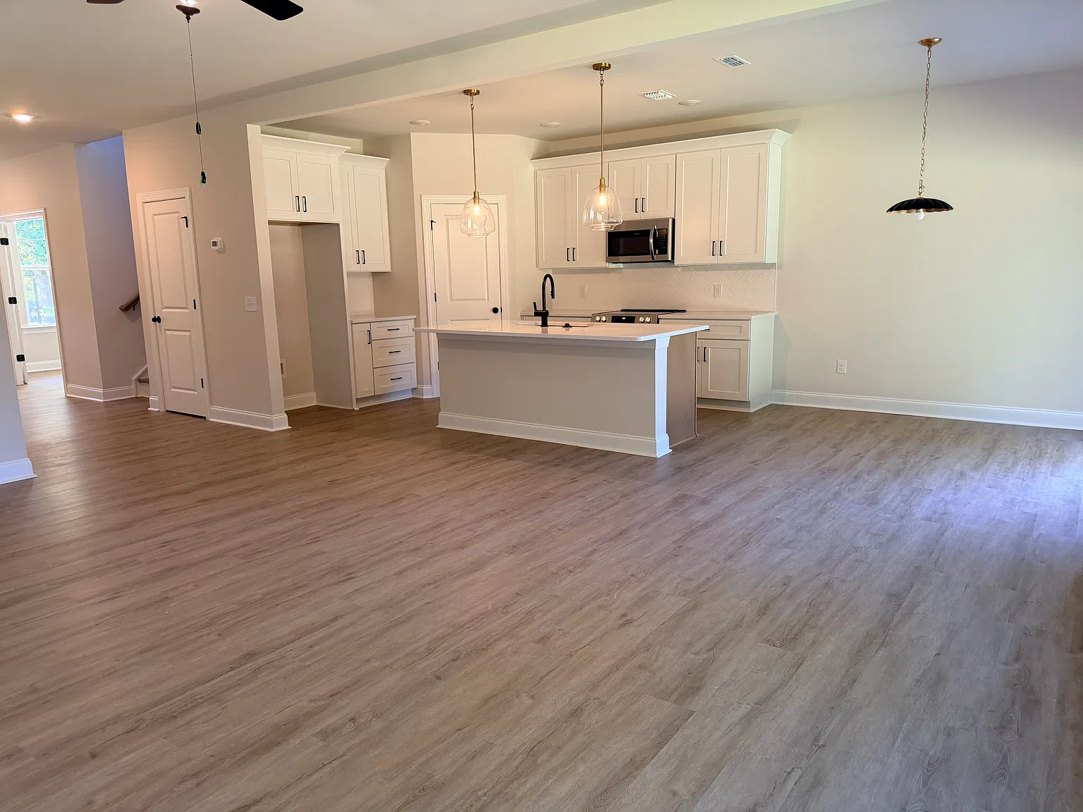 5 bed, 2771 sqft, $2,800 — Photo 4