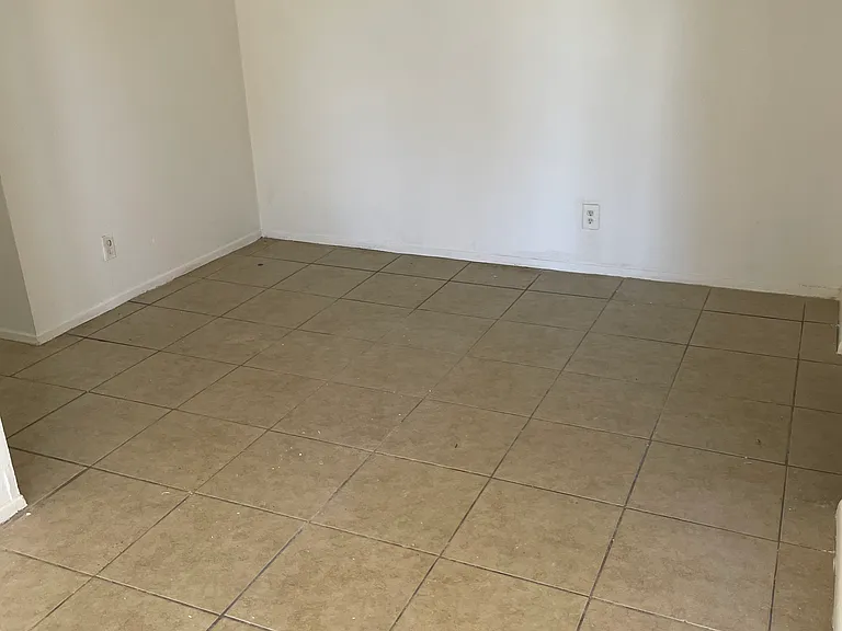 2408 W Campbell Ave — Photo 5