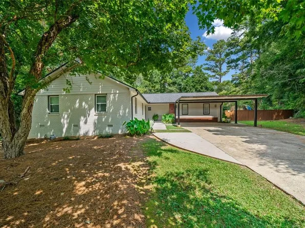 188 Greenbriar Ct SE, Conyers, GA 30094