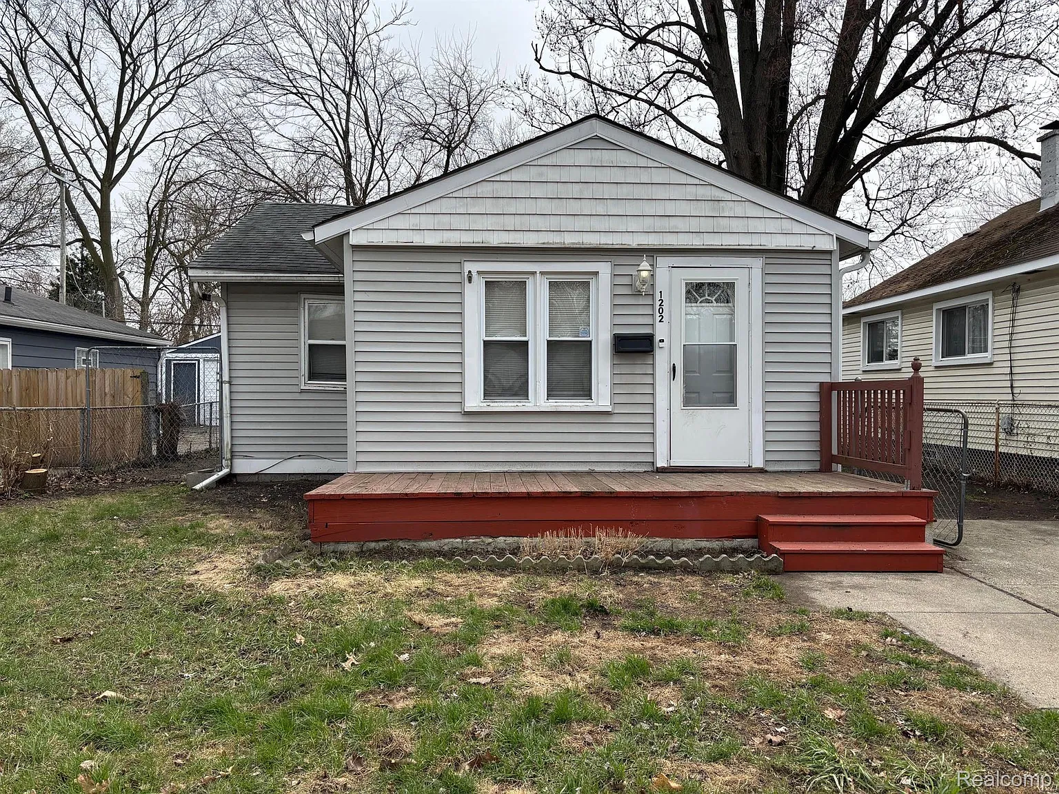 1202 E Milton Ave photo 1