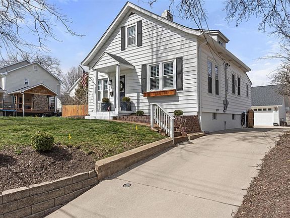 2nd image of 725 E Essex Ave