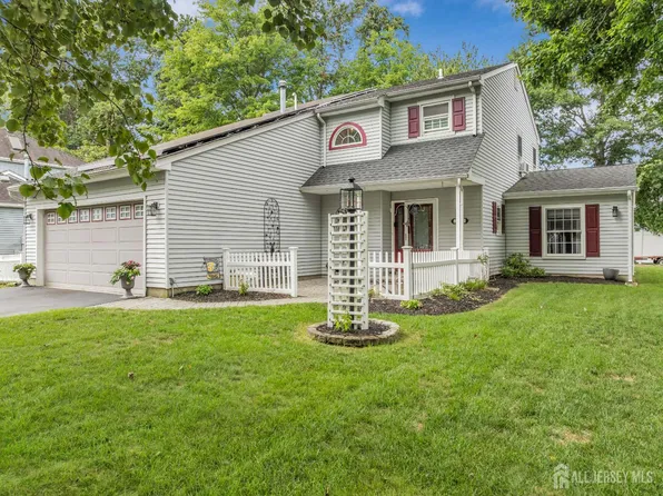 10 Metedeconk Rd, Howell, NJ 07731
