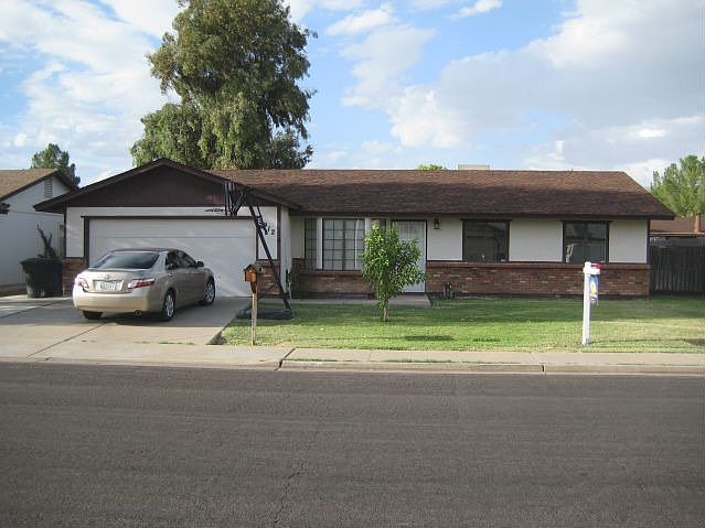 1st image of 2912 E Diamond Ave