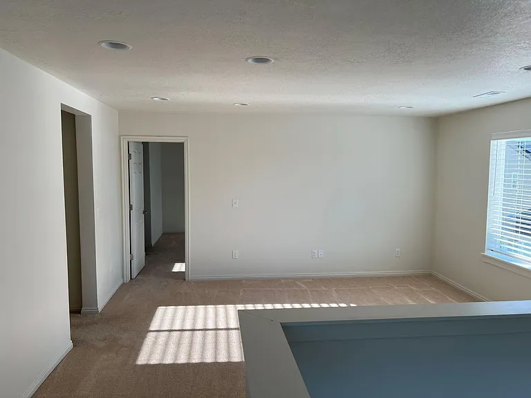 2025 W 900 N — Photo 13