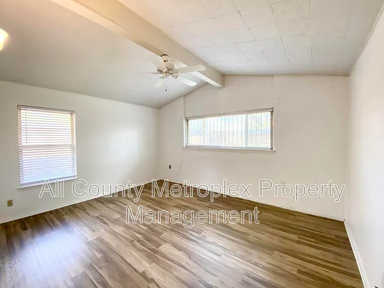 4326 Upland Way — Photo 4