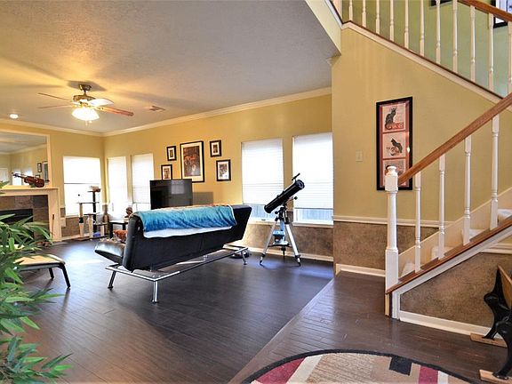 3rd image of 14318 Oak Chase Dr