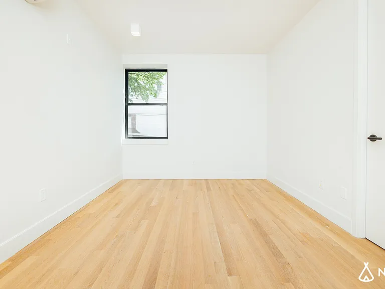 312 Devoe St #1E — Photo 3