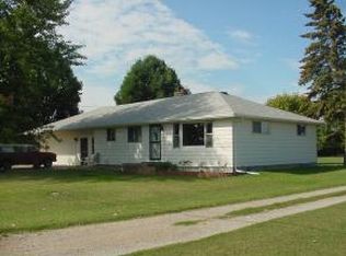 3193 Jackson Dr, Oshkosh, WI 54901