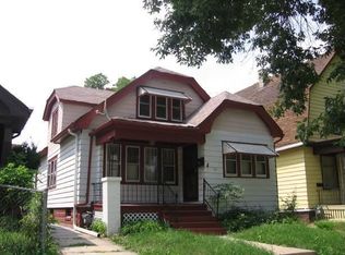 907 N 37th St, Milwaukee, WI 53208