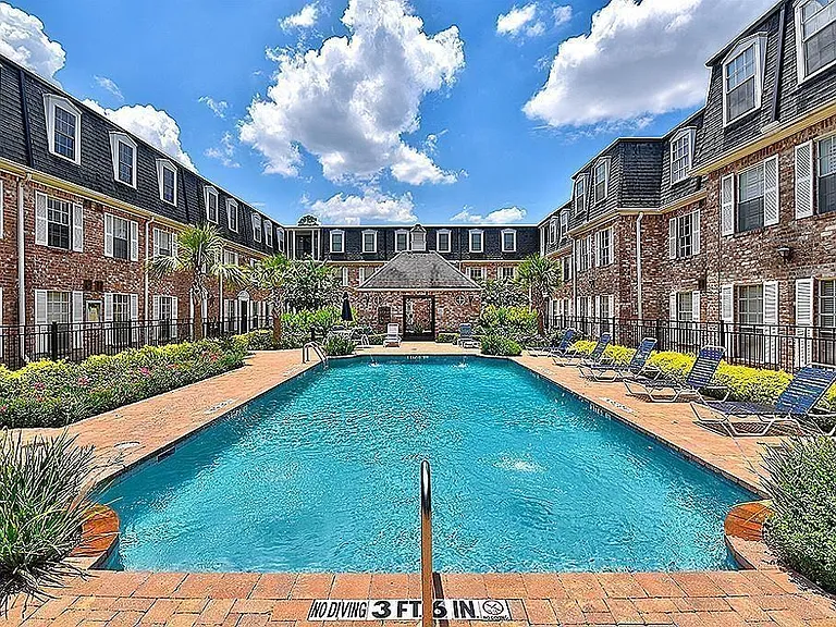 361 N Post Oak Ln #241 — Photo 2
