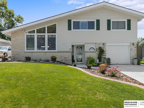 8115 Gold St, Omaha, NE 68124