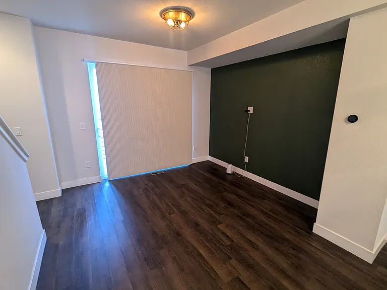1021 Depew St — Photo 5