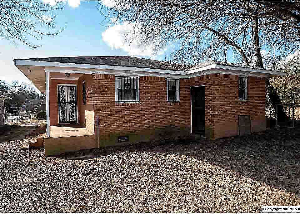 1st image of 1006 Lee Dr NW #B