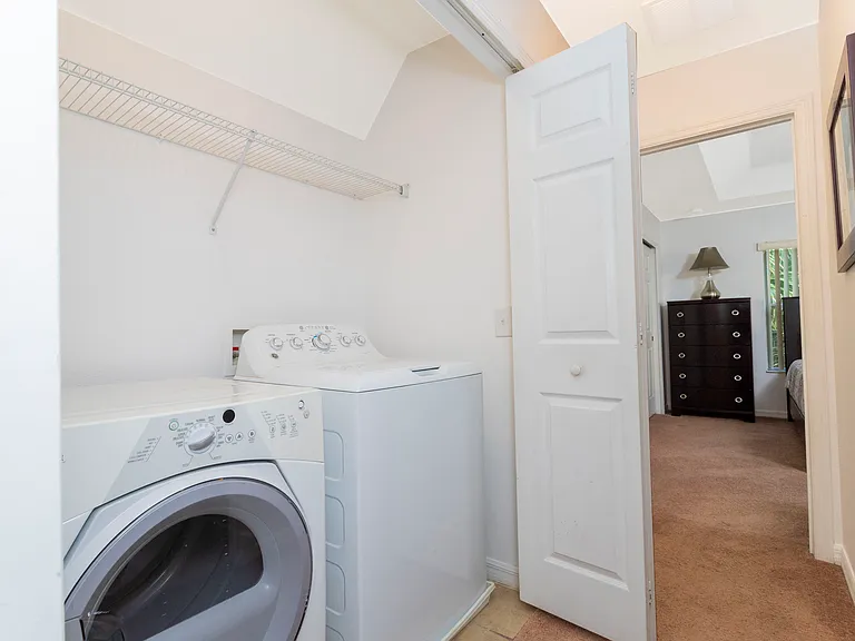 5122 Dominica Dr — Photo 20