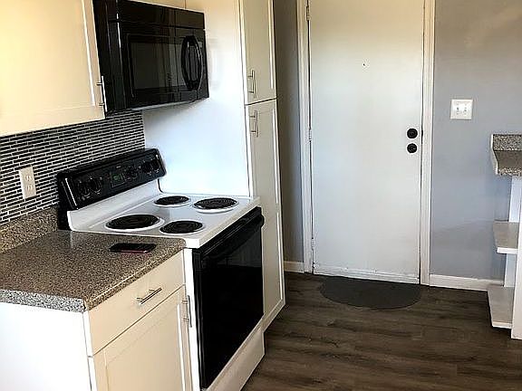 3rd image of 6742 Margaret St