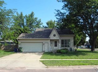 5500 W Dardanella Rd, Sioux Falls, SD 57106