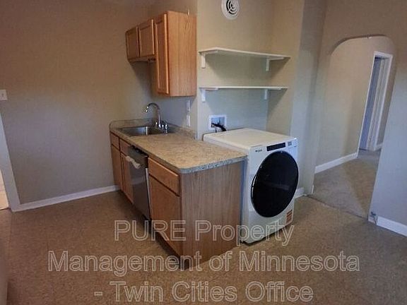 3rd image of 987 Churchill St Unit 1-2