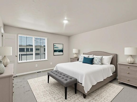 4th image of 143 E Arcade Dr