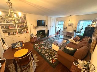 26 Chestnut St APT 5, Boston, MA 02108