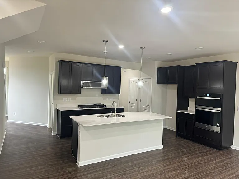 627 Addison Cir — Photo 15