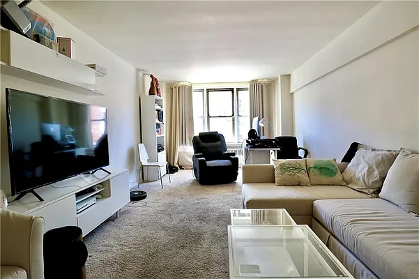 Sold by Remax Edge | media 11