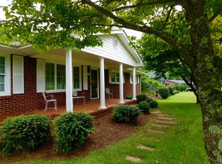 215 Kenneth Dr, Boiling Springs, SC 29316