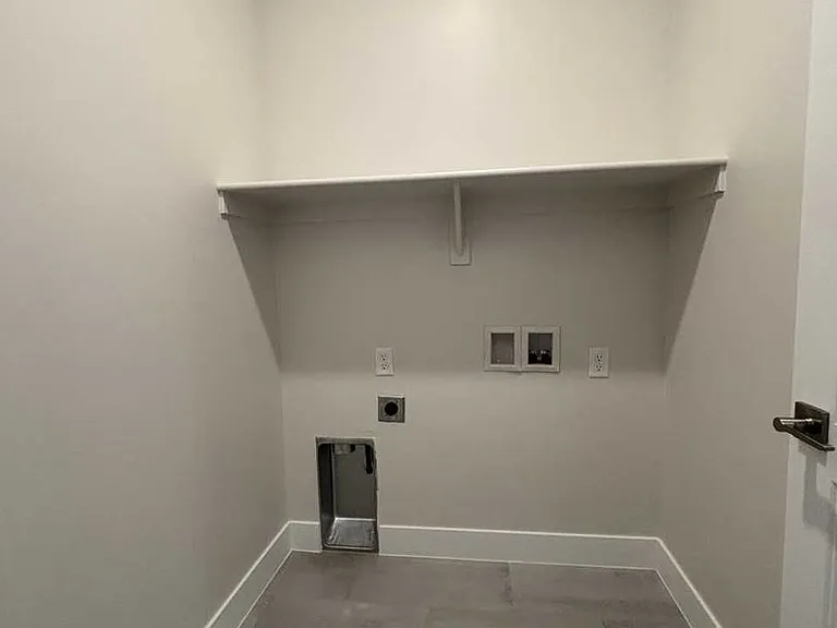 667 E Eureka Aly — Photo 10