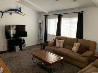 524 W Swift Ave, Clovis, CA 93612