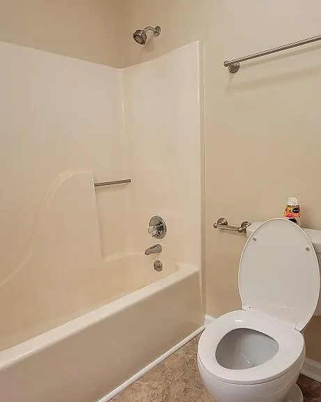 527 Raintree Cir — Photo 14