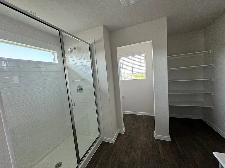 125 Docile Loop — Photo 22